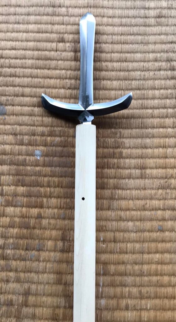 alt="研ぎ直しと鞘修復が完了した十文字槍の完成状態"